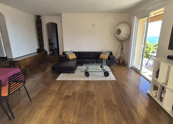 Bella Vista Apartment *