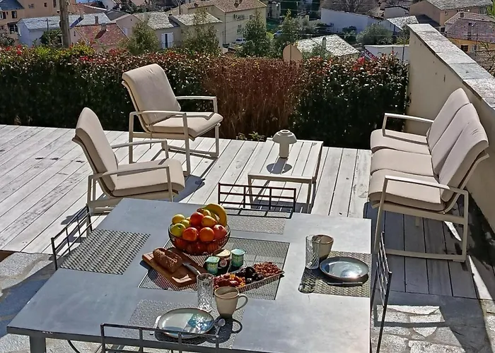 Bella Vista Apartment *